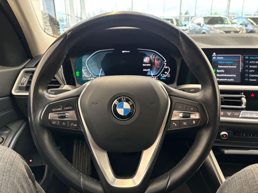 BMW 330 2020 Valkoinen