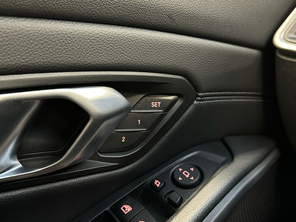 BMW 330 2020 Valkoinen