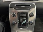 Volvo V70 2011 Musta