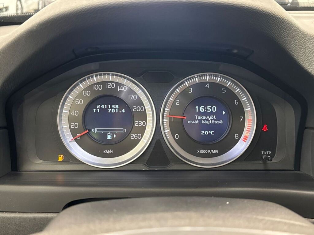Volvo V70 2011 Musta