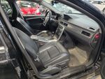 Volvo V70 2011 Musta