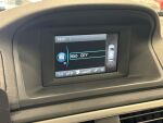 Volvo V70 2011 Musta