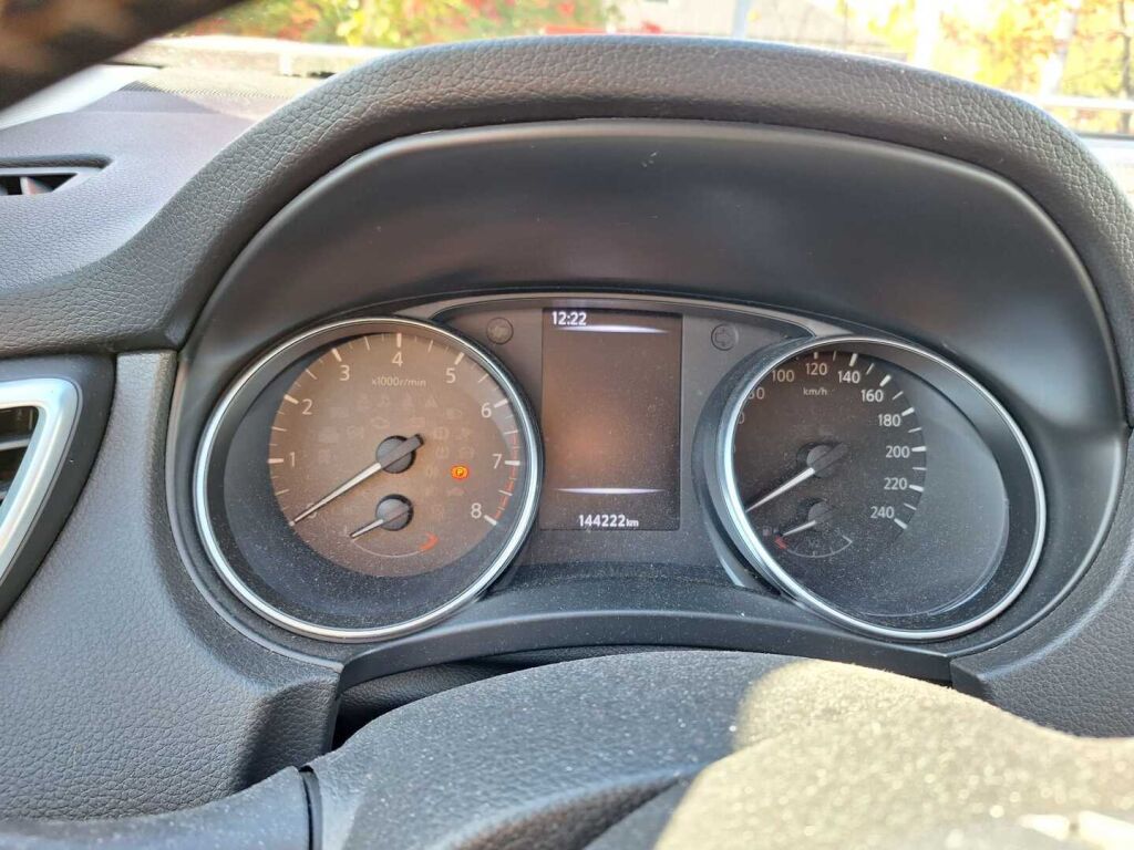 Nissan Qashqai 2018 Ruskea (beige)