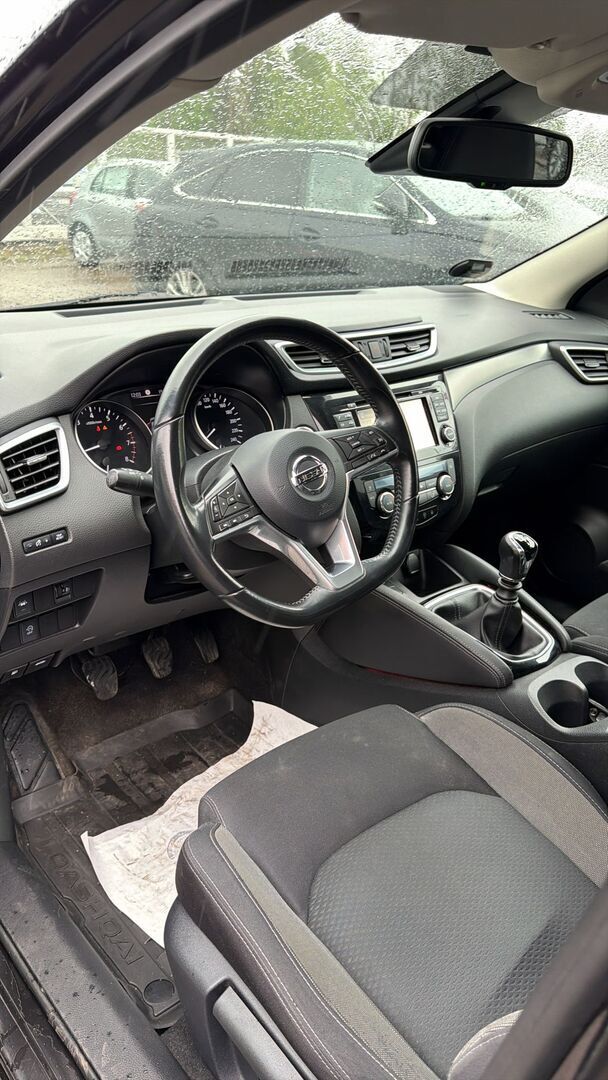 Nissan Qashqai 2018 Musta