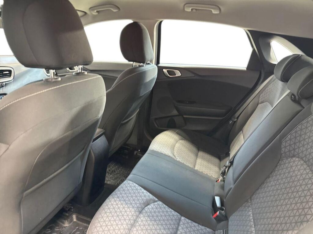 Kia Ceed 2019 Sininen