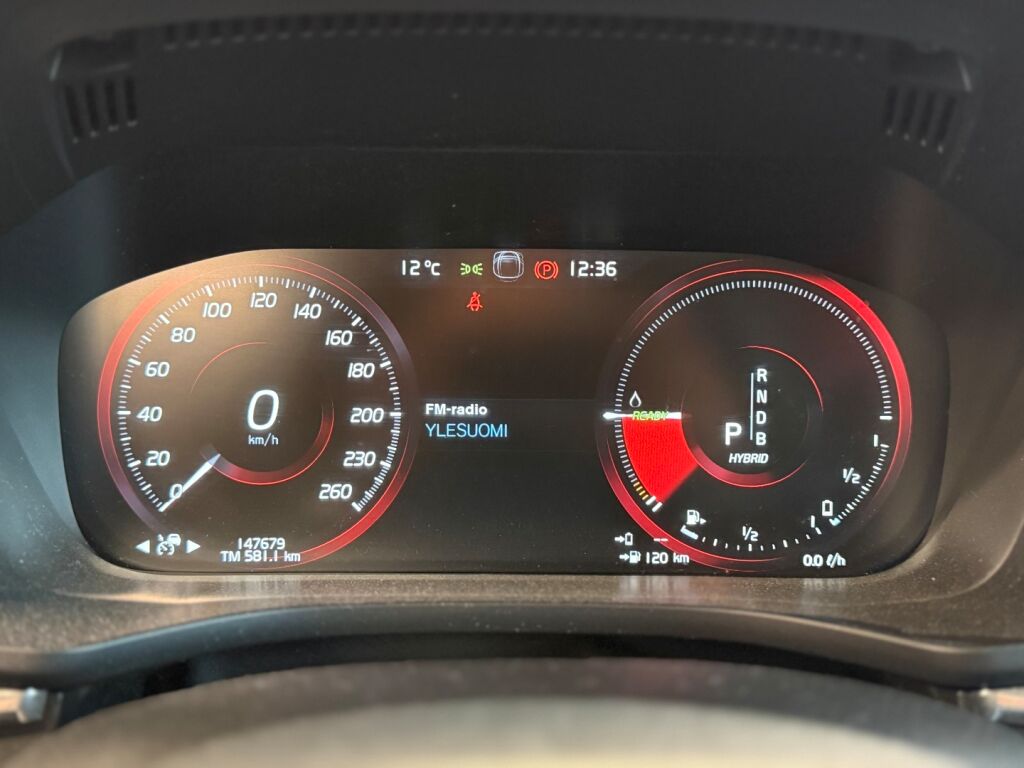 Volvo XC60 2018 Musta