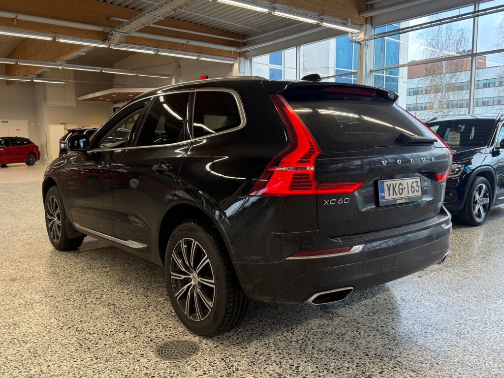 Volvo XC60 2018 Musta