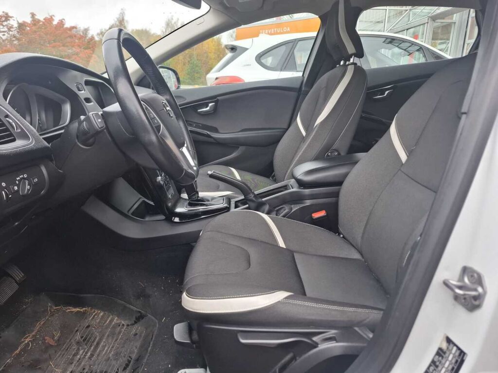 Volvo V40 2019 Valkoinen