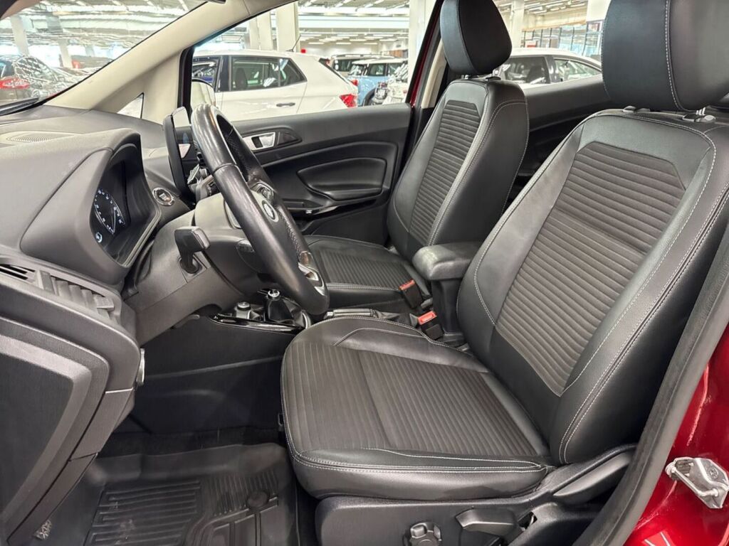 Ford Ecosport 2019 Punainen