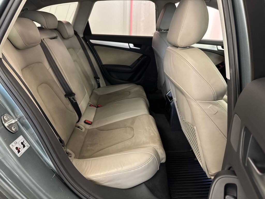 Audi A4 allroad quattro 2010 Harmaa