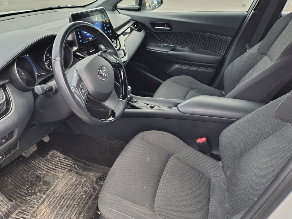 Toyota C-HR 2018 Valkoinen