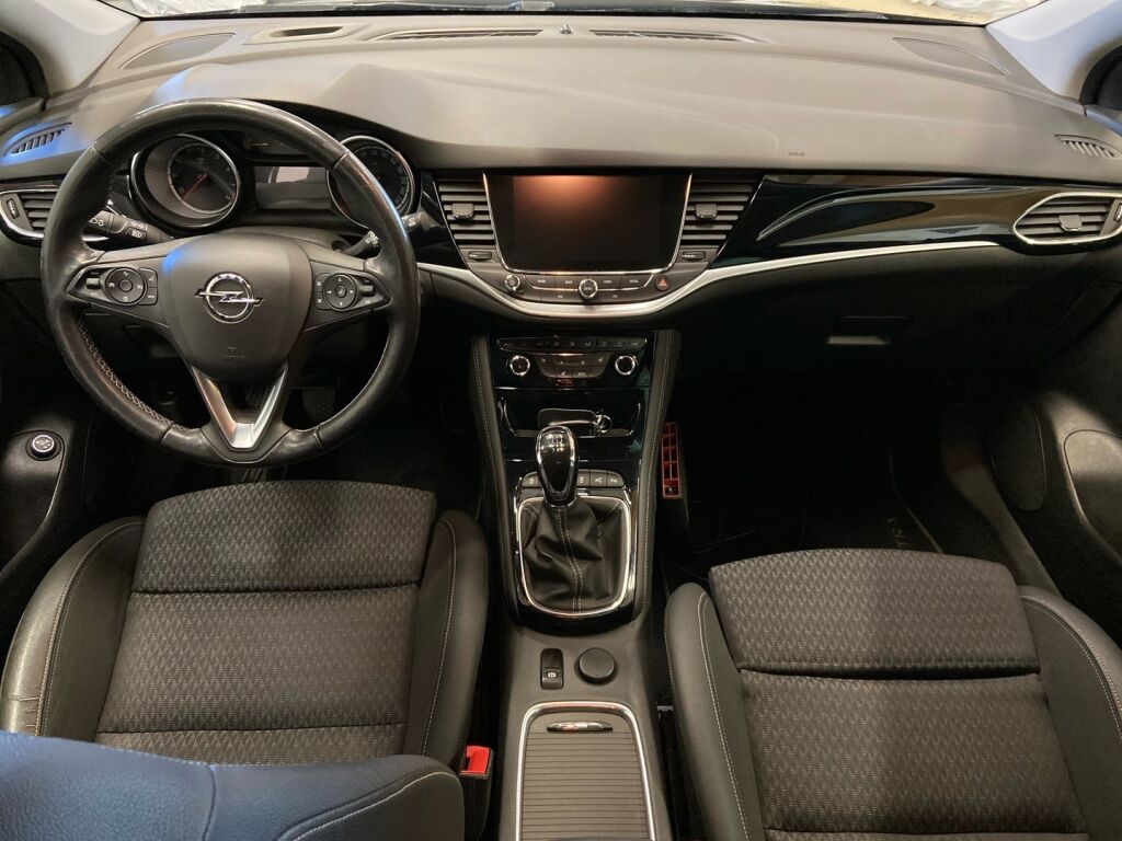 Opel Astra 2018 Musta
