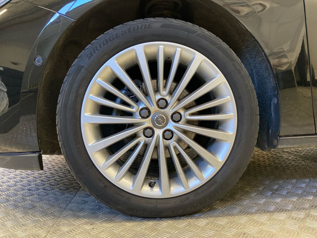 Opel Astra 2018 Musta