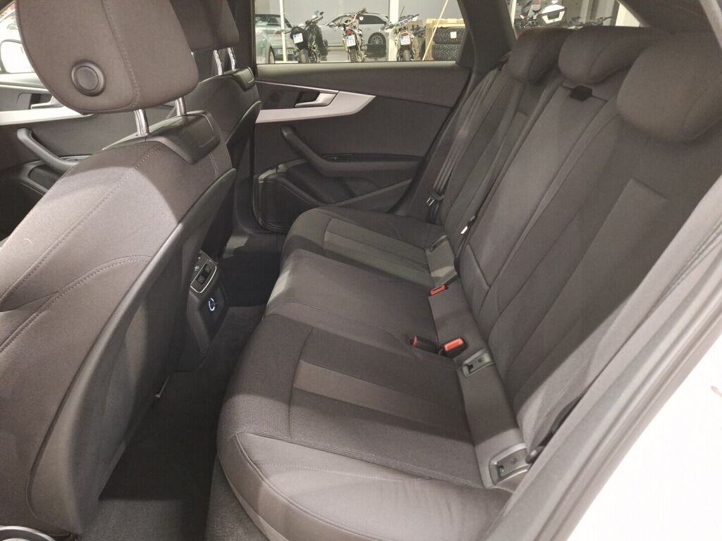 Audi A4 2020 Valkoinen