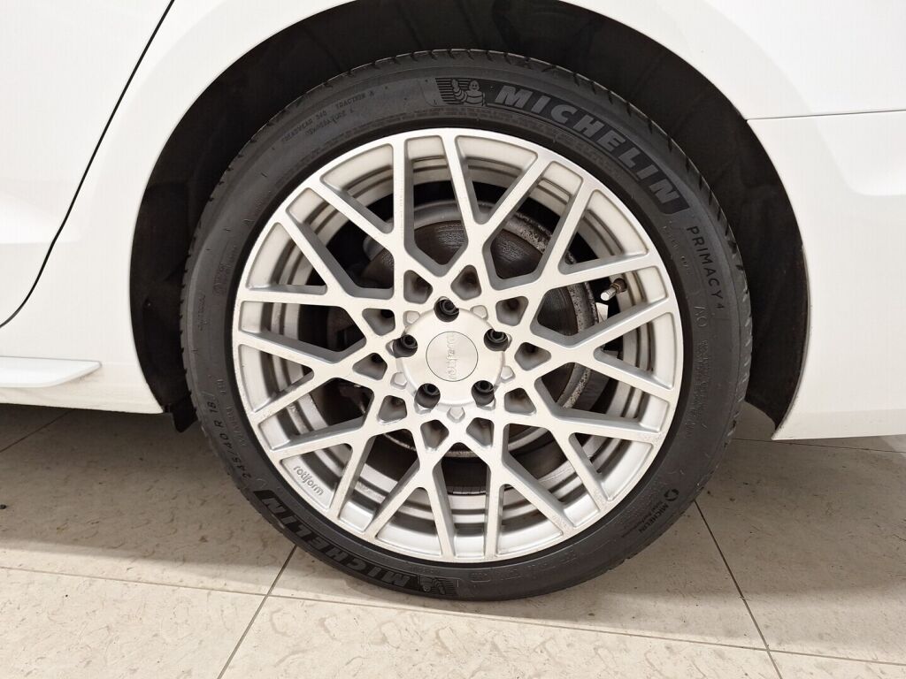 Audi A4 2020 Valkoinen