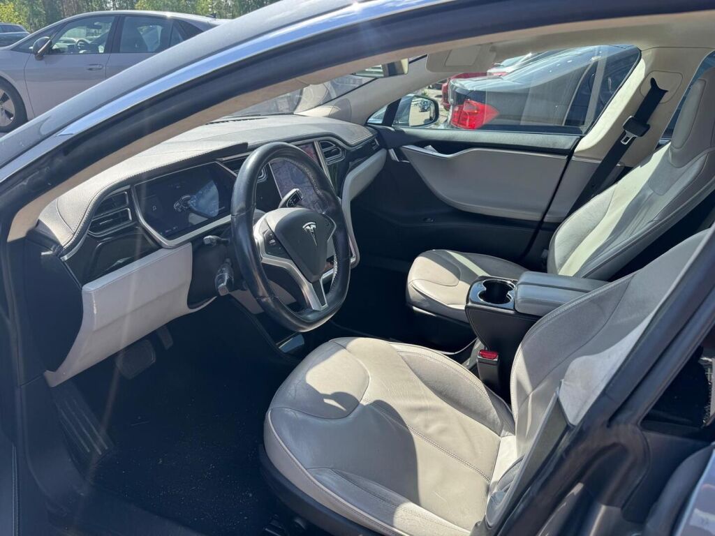 Tesla Model S 2014 Harmaa