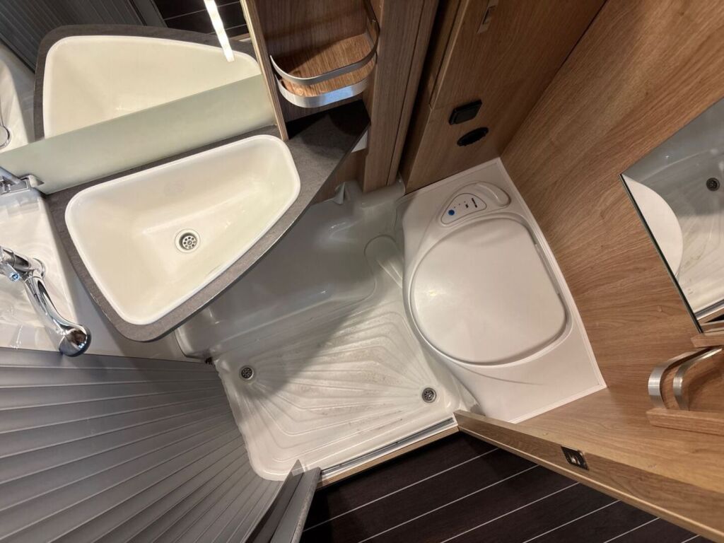 Knaus Sky wave 650 2020 moniväri