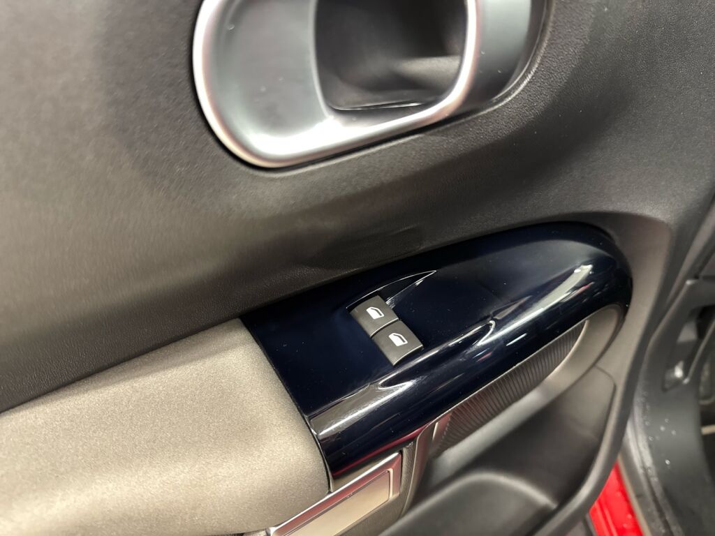 Citroen C4 Cactus 2020 Punainen