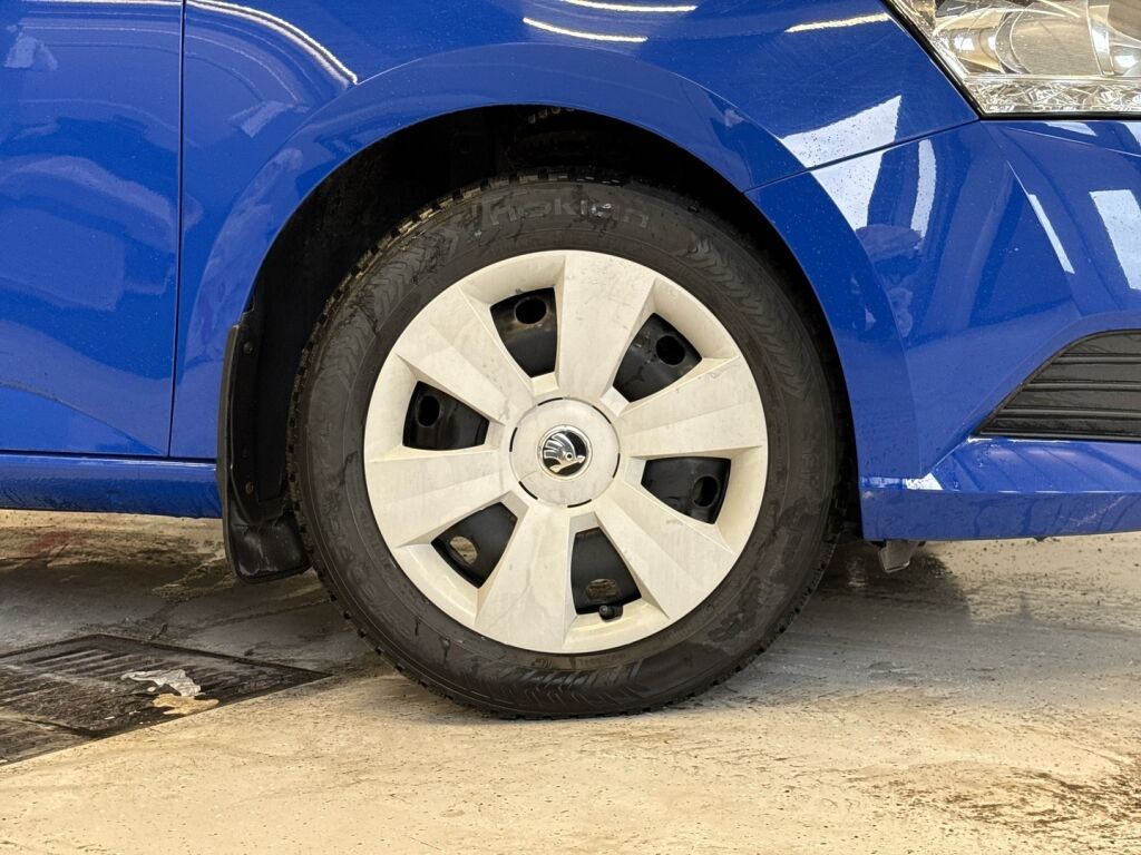 Skoda Fabia 2020 Sininen