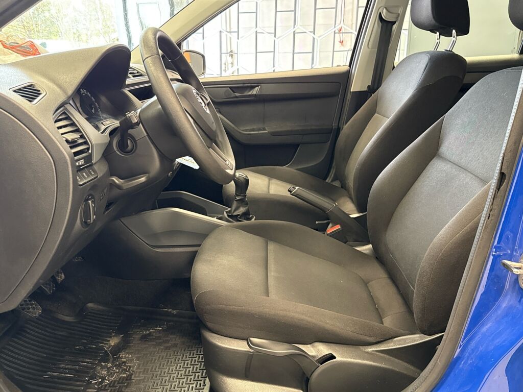 Skoda Fabia 2020 Sininen