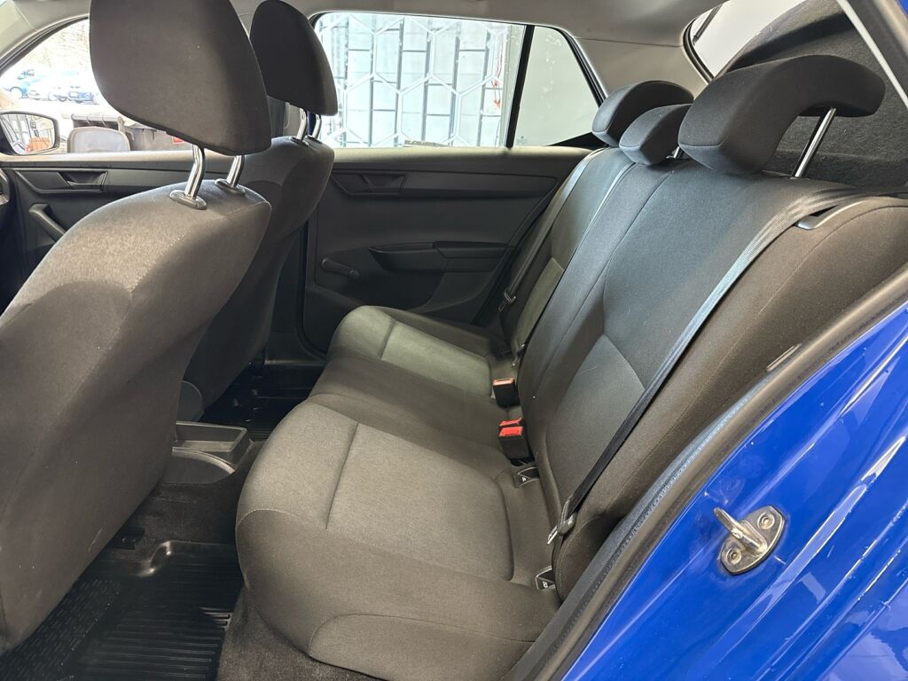 Skoda Fabia 2020 Sininen