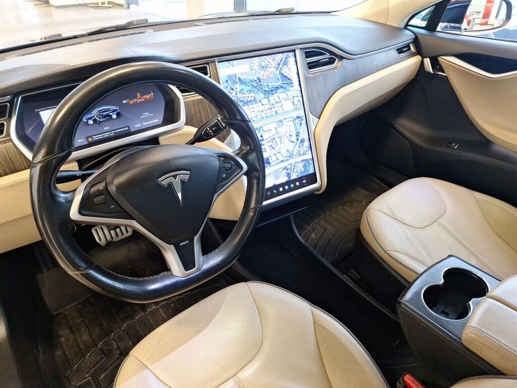 Tesla Model S 2014 Sininen