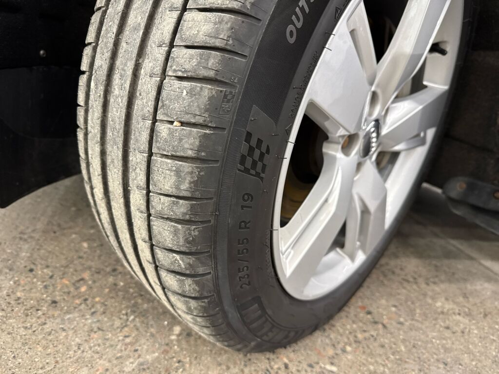 Audi Q5 2020 Sininen