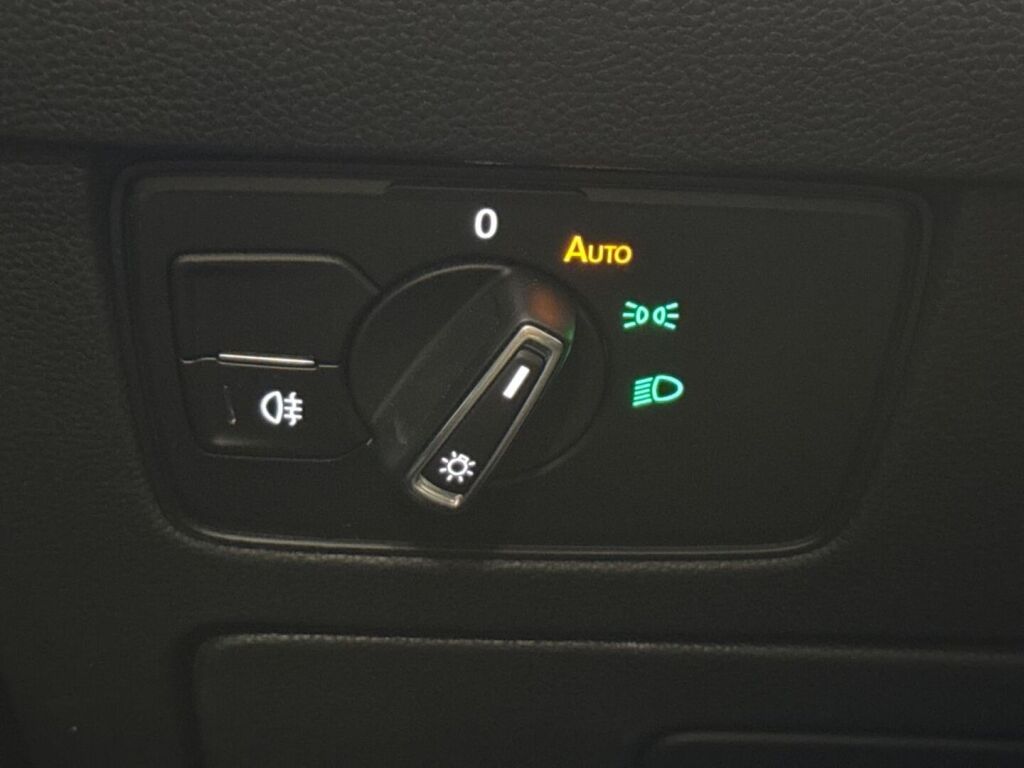 Volkswagen Passat 2020 Sininen