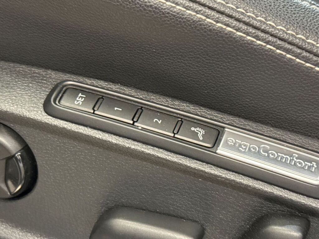 Volkswagen Passat 2020 Sininen