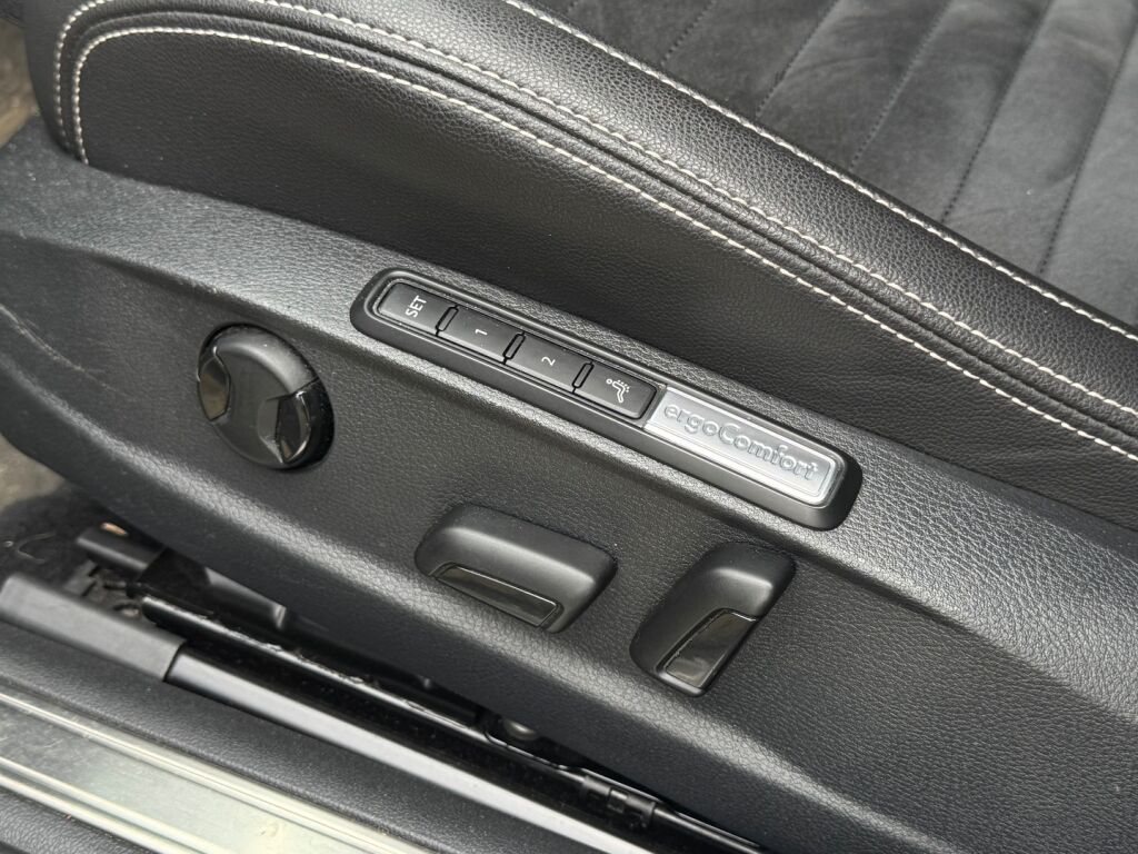 Volkswagen Passat 2020 Sininen