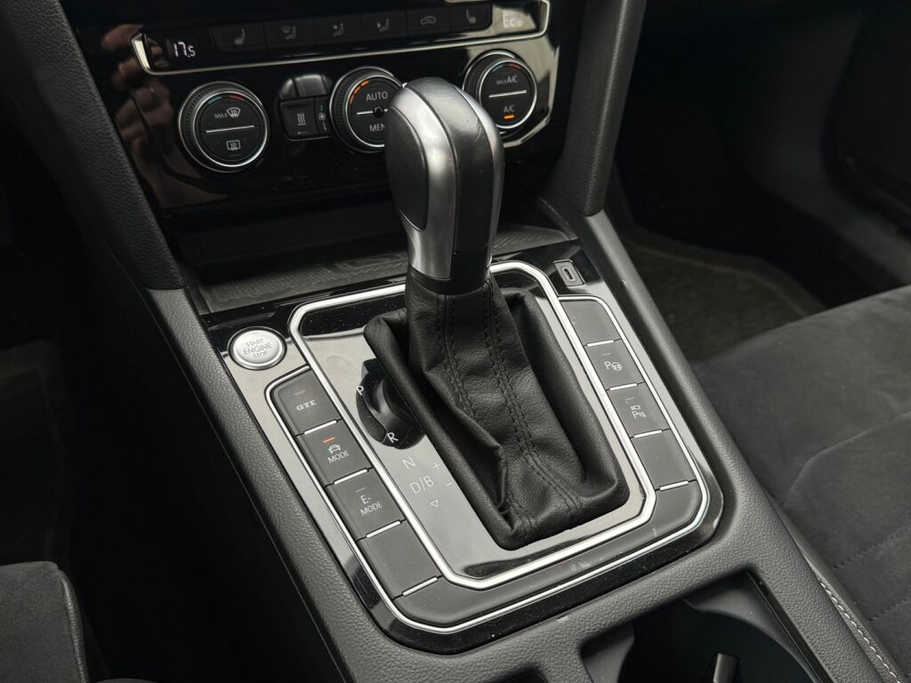 Volkswagen Passat 2020 Sininen
