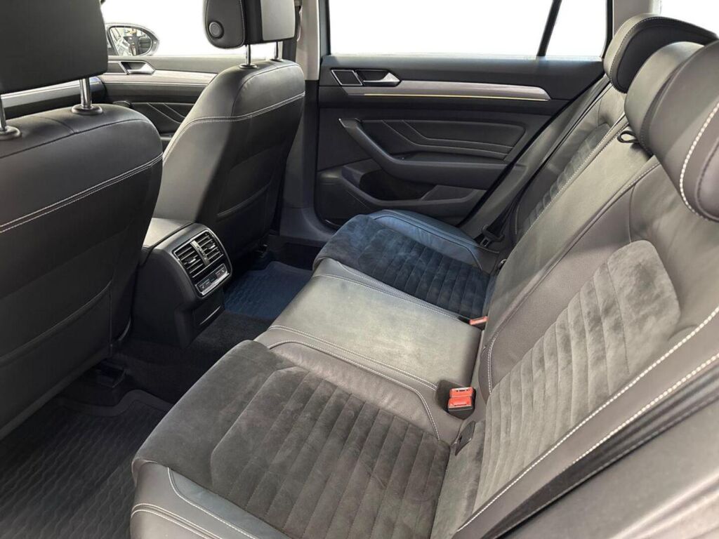 Volkswagen Passat 2020 Sininen