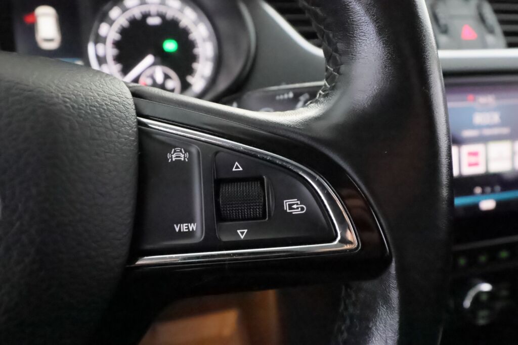 Skoda Octavia 2020 Harmaa