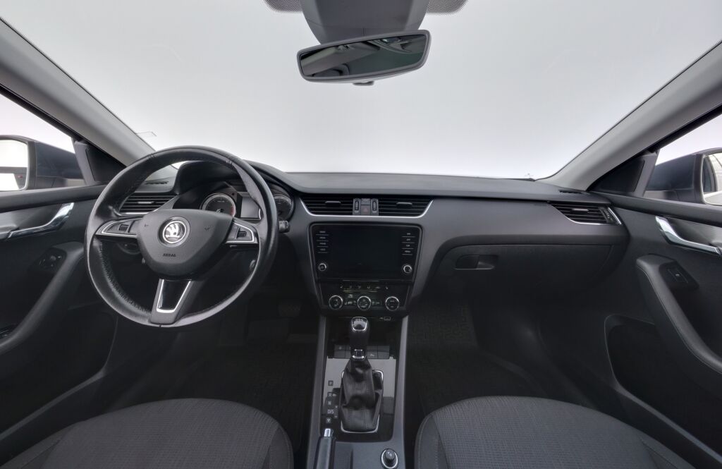 Skoda Octavia 2020 Harmaa