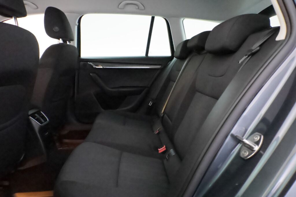 Skoda Octavia 2020 Harmaa