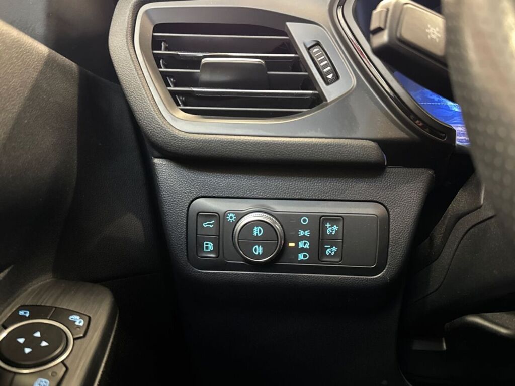 Ford Kuga 2020 Sininen