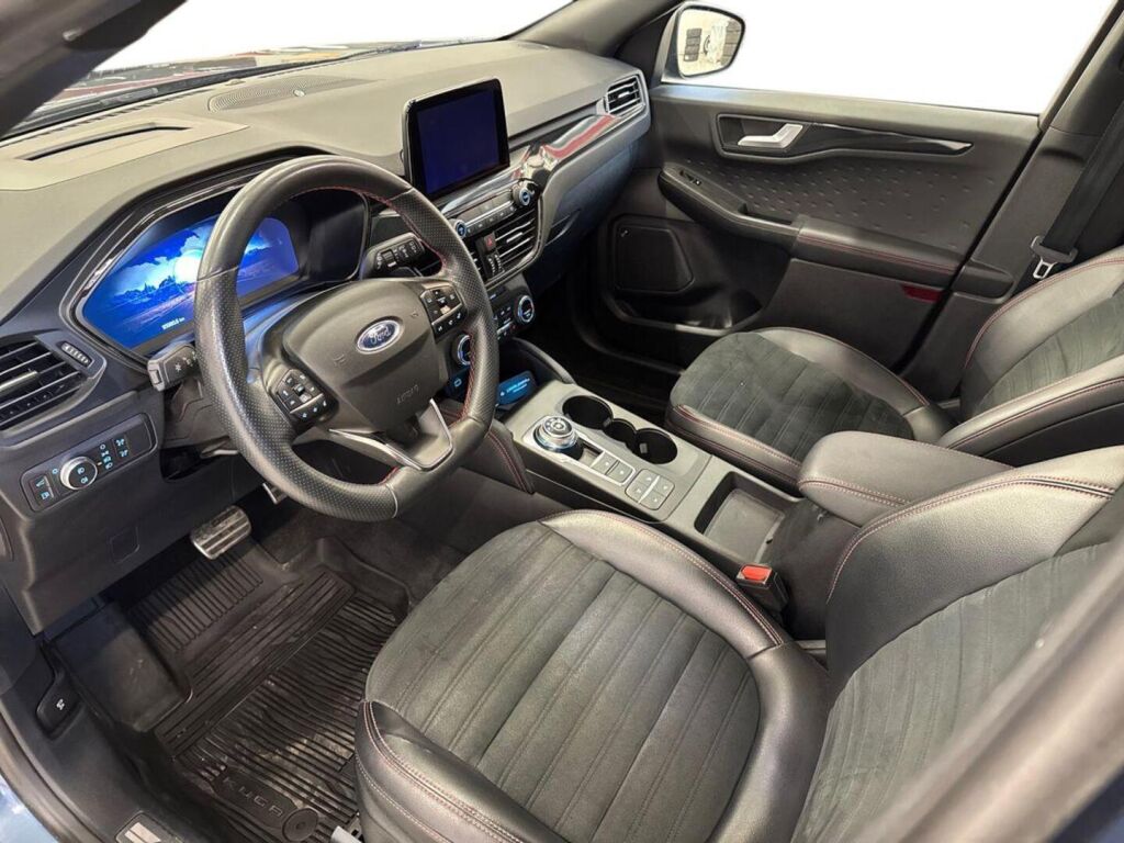 Ford Kuga 2020 Sininen