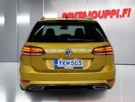 Volkswagen Golf 2019 Keltainen