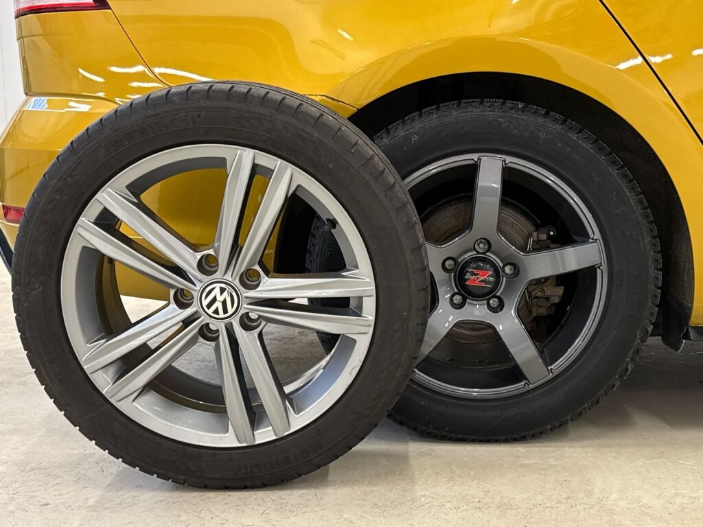 Volkswagen Golf 2019 Keltainen