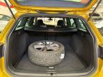 Volkswagen Golf 2019 Keltainen