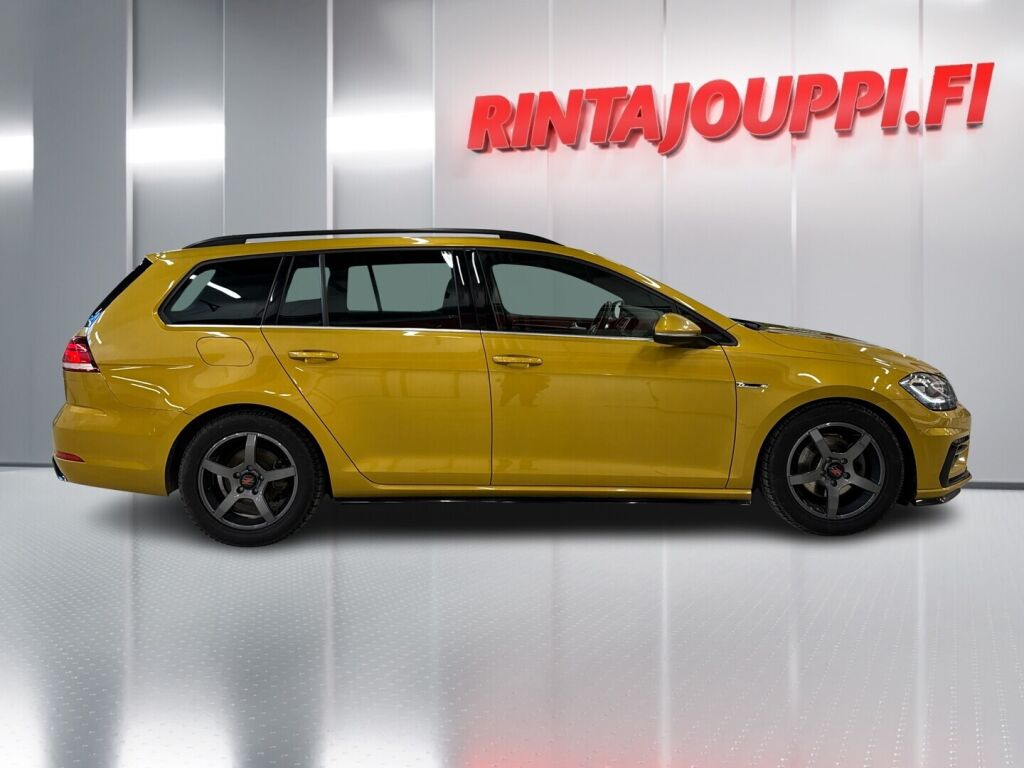 Volkswagen Golf 2019 Keltainen