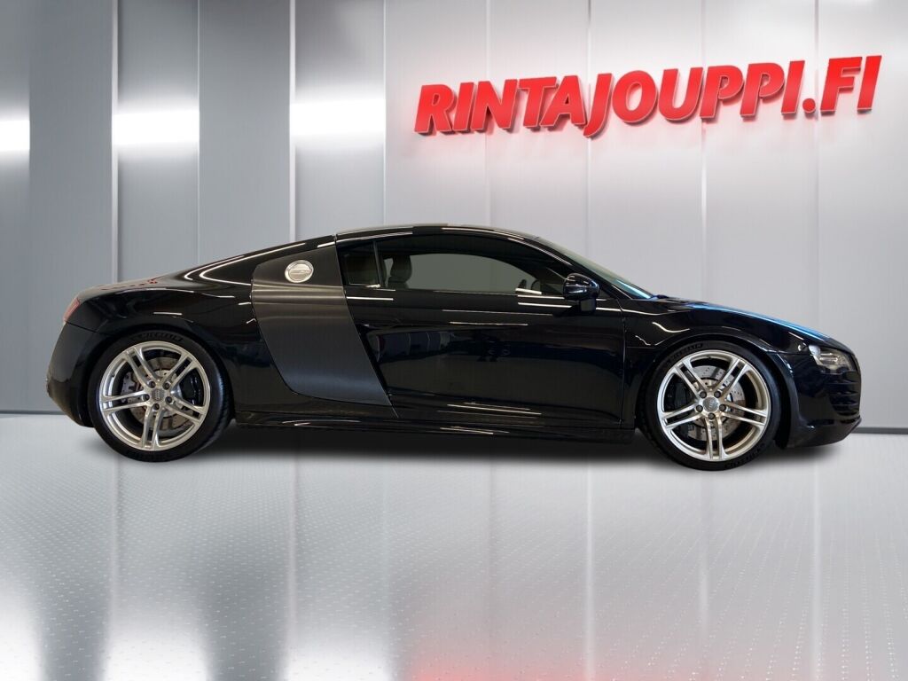 Audi R8 2007 Musta