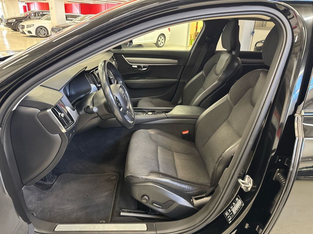 Volvo V90 2017 Musta