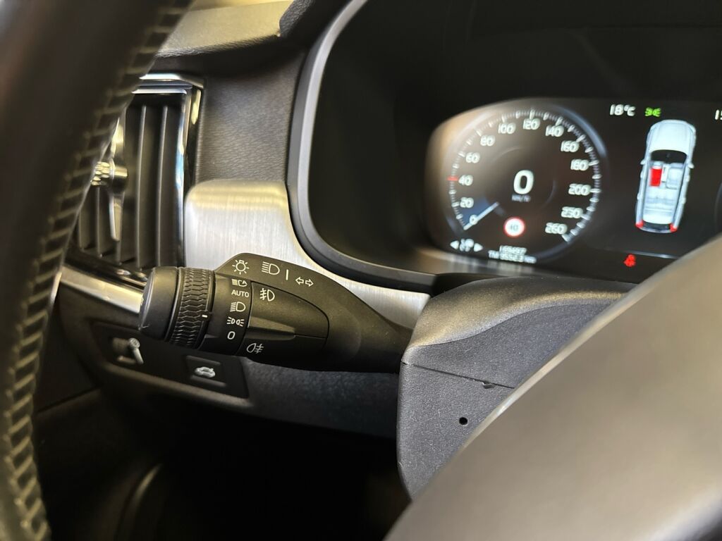 Volvo V90 2017 Musta