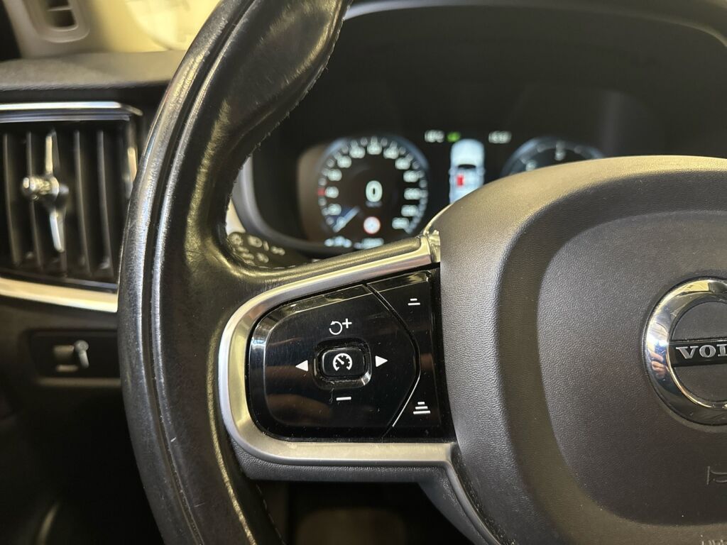 Volvo V90 2017 Musta