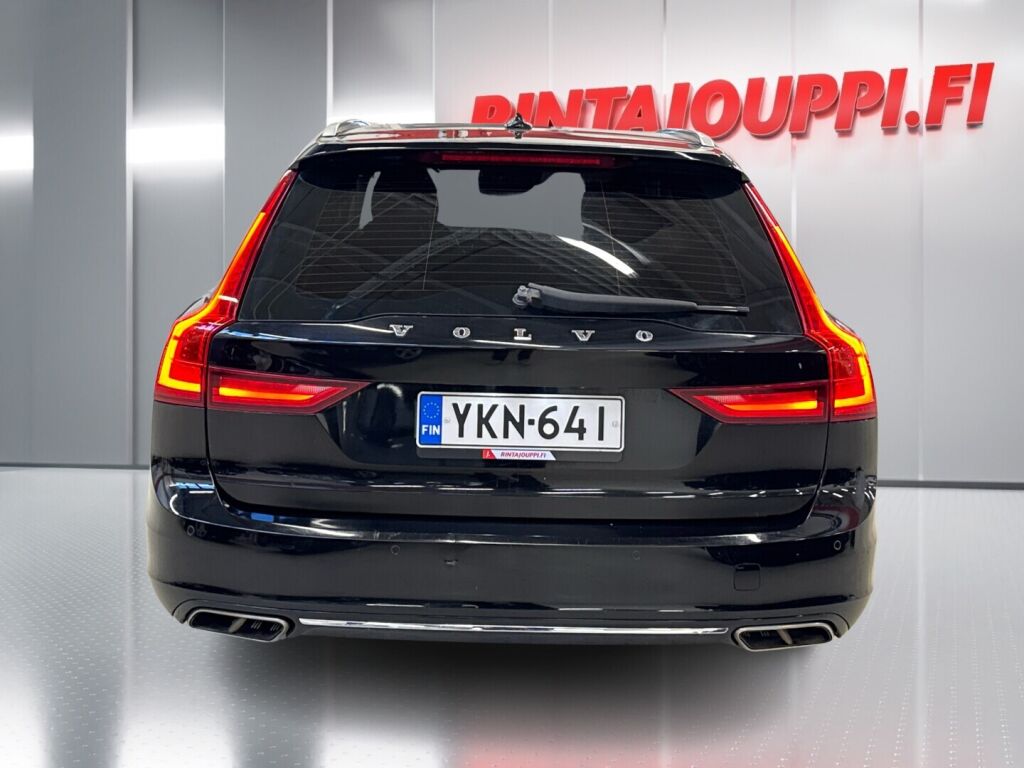 Volvo V90 2017 Musta