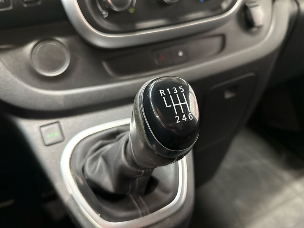 Renault Trafic 2020 Valkoinen