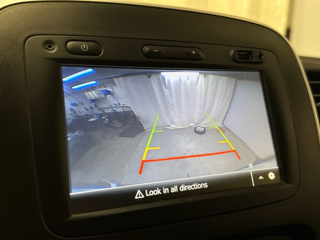 Renault Trafic 2020 Valkoinen