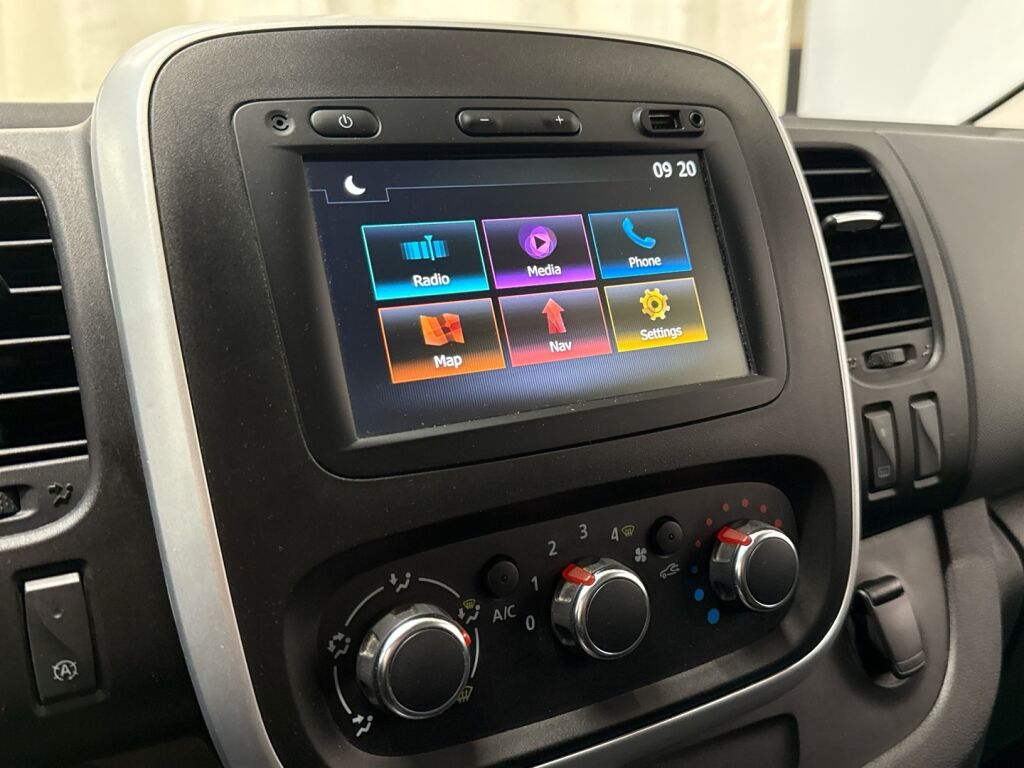 Renault Trafic 2020 Valkoinen