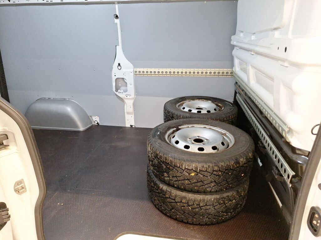 Renault Trafic 2020 Valkoinen